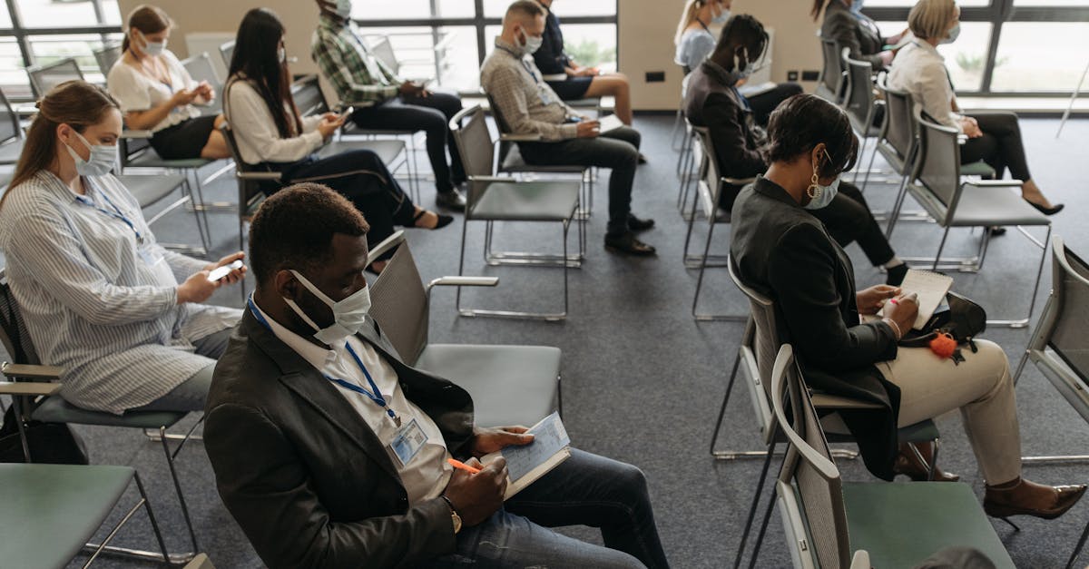 方盒欧盟扁蓝555：警校交友APP详情下载教程